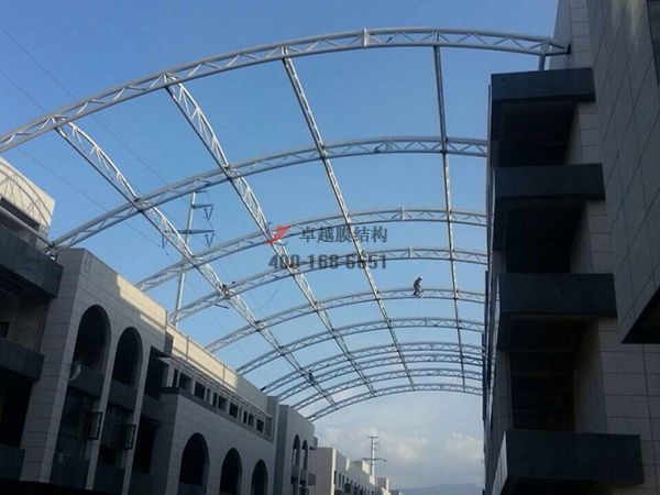 黃石膜結(jié)構(gòu)遮陽棚ETFE高透明商業(yè)街設計案例